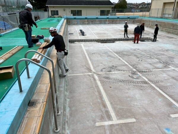 大阪府八尾市にて防水工事〈学校プールの修繕工事〉の施工前写真